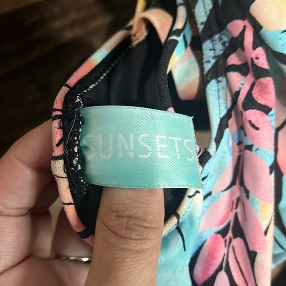 Sunsets California Tropical One Piece Swimming Suit Size M - Picture 2 of 4